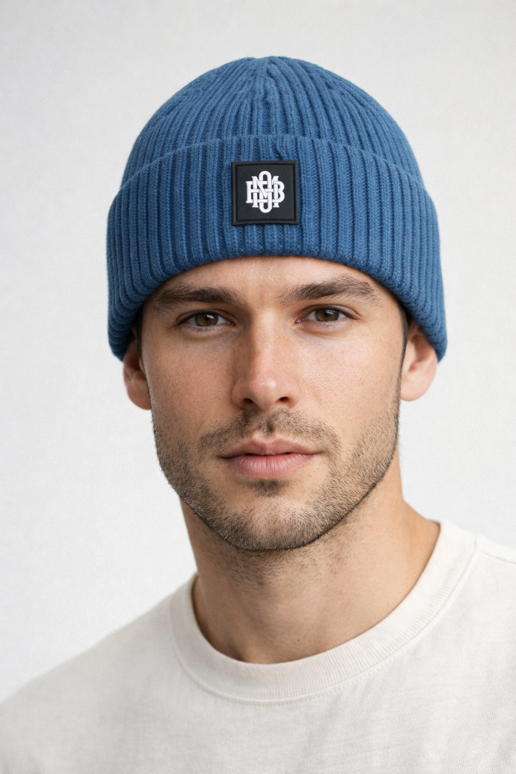 BMO Beanie peacock blue